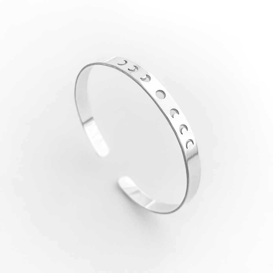 Bracelete com Fases da Lua Vazado