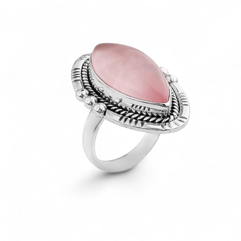 Anel de Quartzo Rosa com Aro Trabalhado