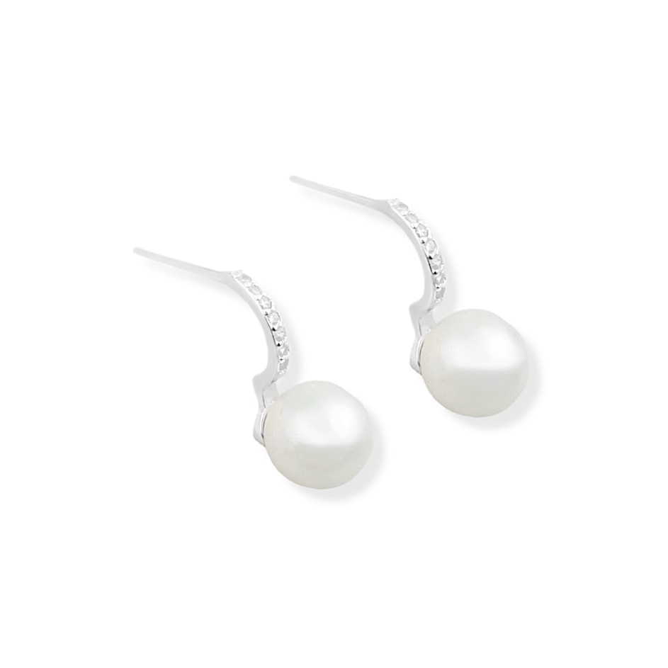 Brinco Cravejado com Zircônias e Pérola