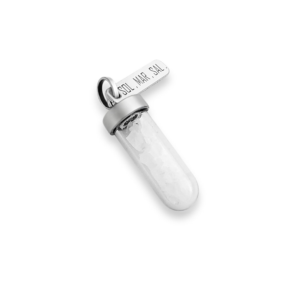 Pingente de Cápsula com Sal Grosso e Plaquinha (Sol, Mar, Sol)