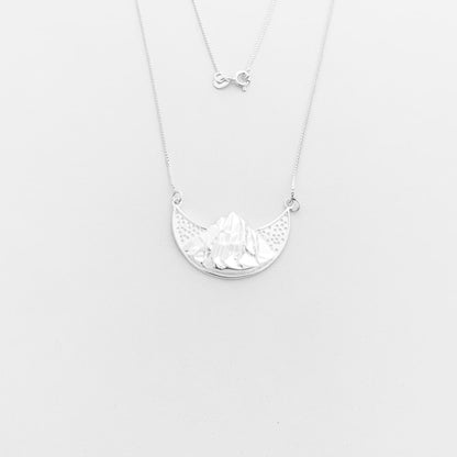 Gargantilha Meia Lua Invertida com Montanha - 60cm