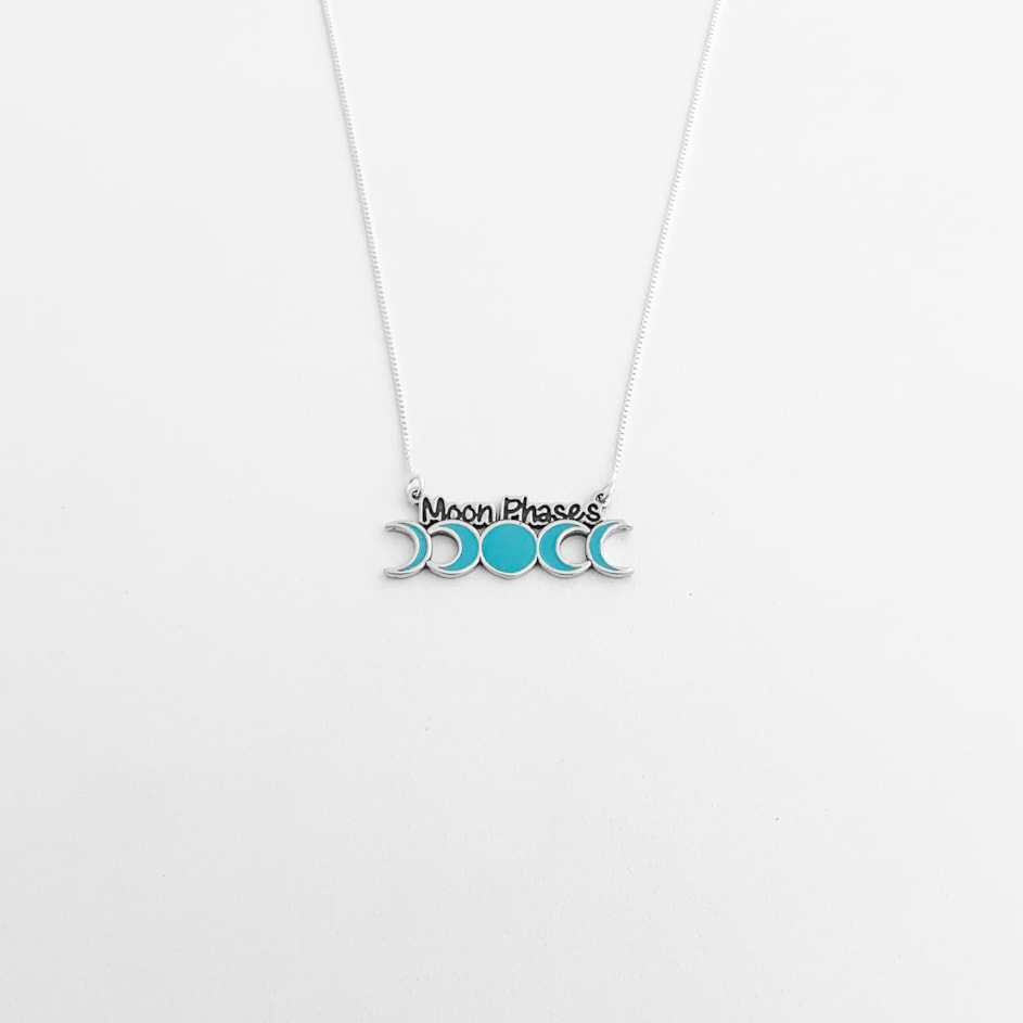 Gargantilha com Fases da Lua em Resina e "Moon Phases" - 60cm