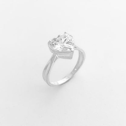 Anel Aparador com Zircônia Branca em Formato de Coração