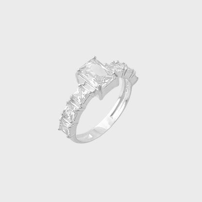 Anel com Zircônias Geométricas