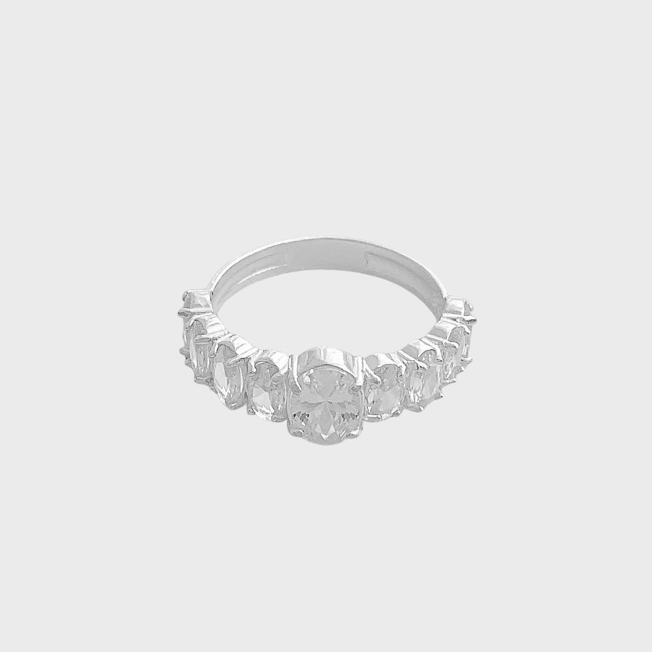 Anel com Zircônias Oval