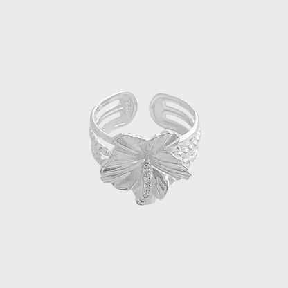 Anel de Aro Trabalhado com Flor de Hibísco com Zircônias