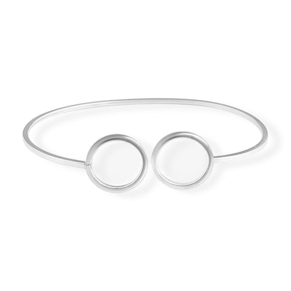 Bracelete com Círculo Vazados nas Pontas